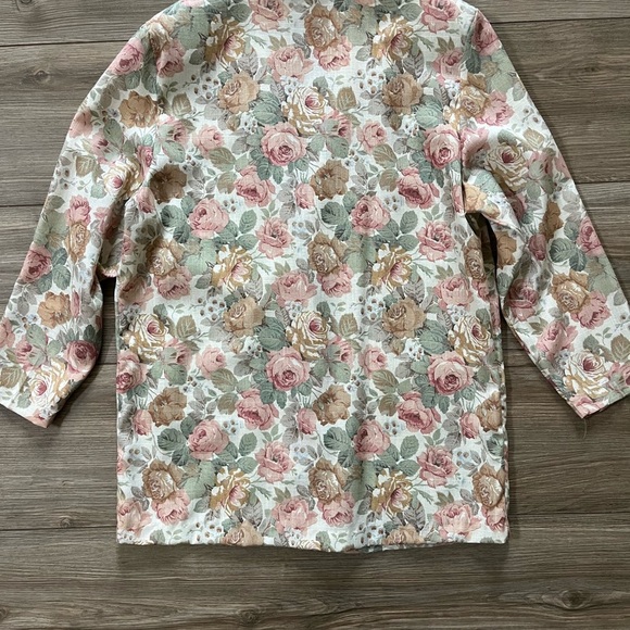 VINTAGE Fashion Crossroads Floral Womens Blazer Pink, Green, and Cream Medium - Picture 7 of 9